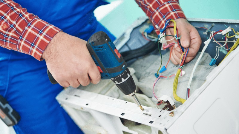 Büyükçekmece Electrolux Electrolux çamaşır makinesi kart tamiri – Su almama arızası orijinal parça ile giderildi. - Teknik servis örneği